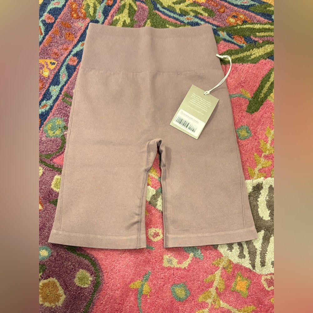 Everlane Mauve Ribbed Bike Shorts